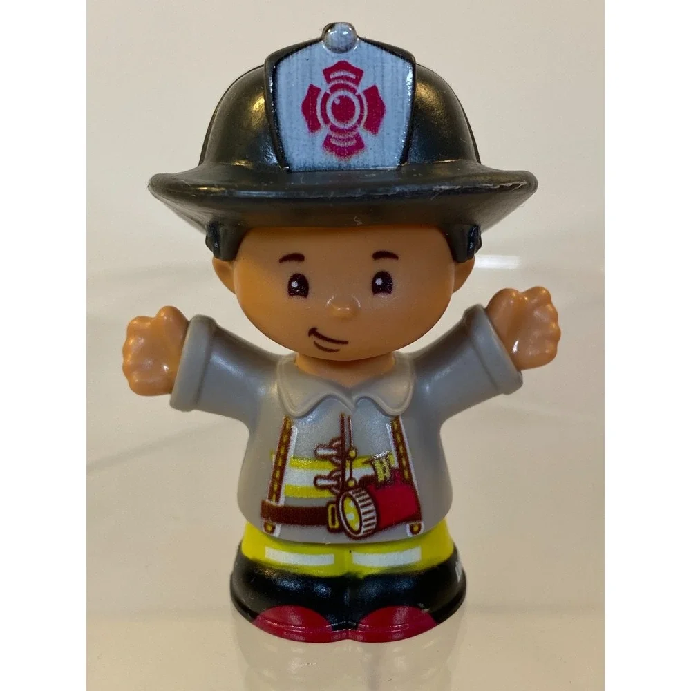 Fisher Price Little People Musical Red Fire Truck Lights Water Hose and Figures